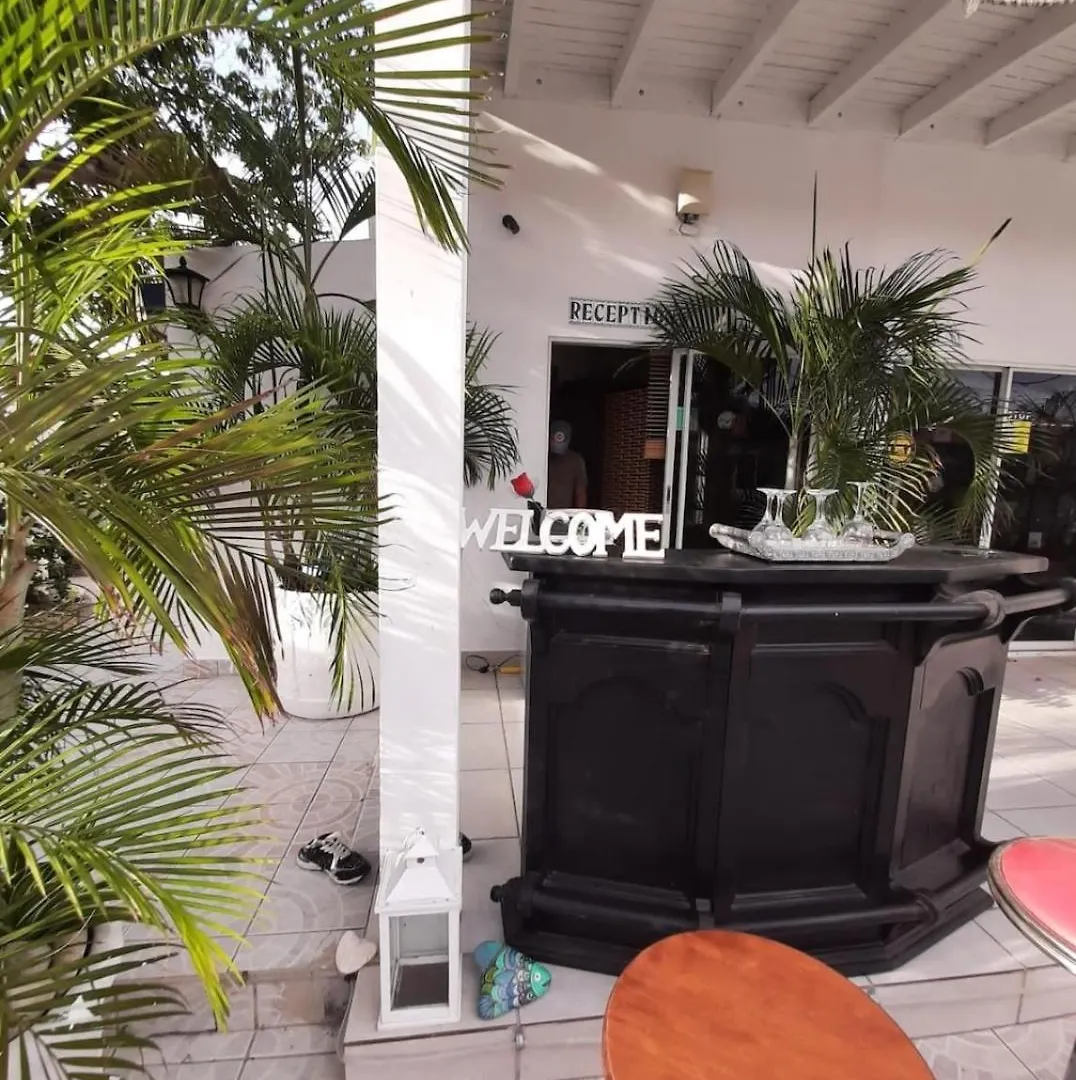 Harmony Hotel Hostel Aruba Tanki Leendert